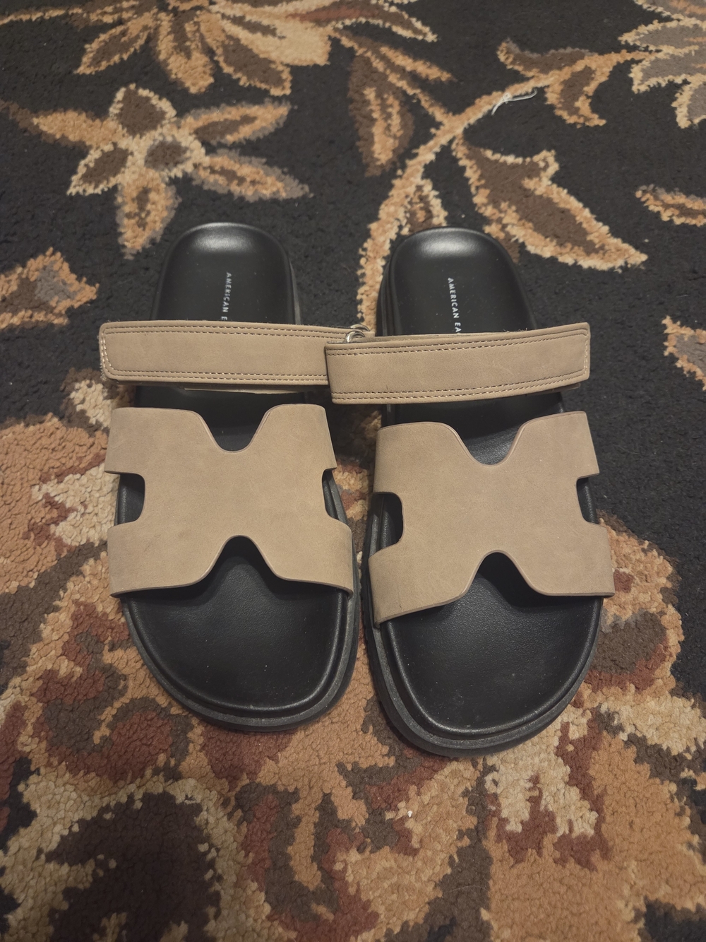 AE (Sz 7, Run Bigger Like 7.5) Neutral Tan Slide Sandals with Black Footbed